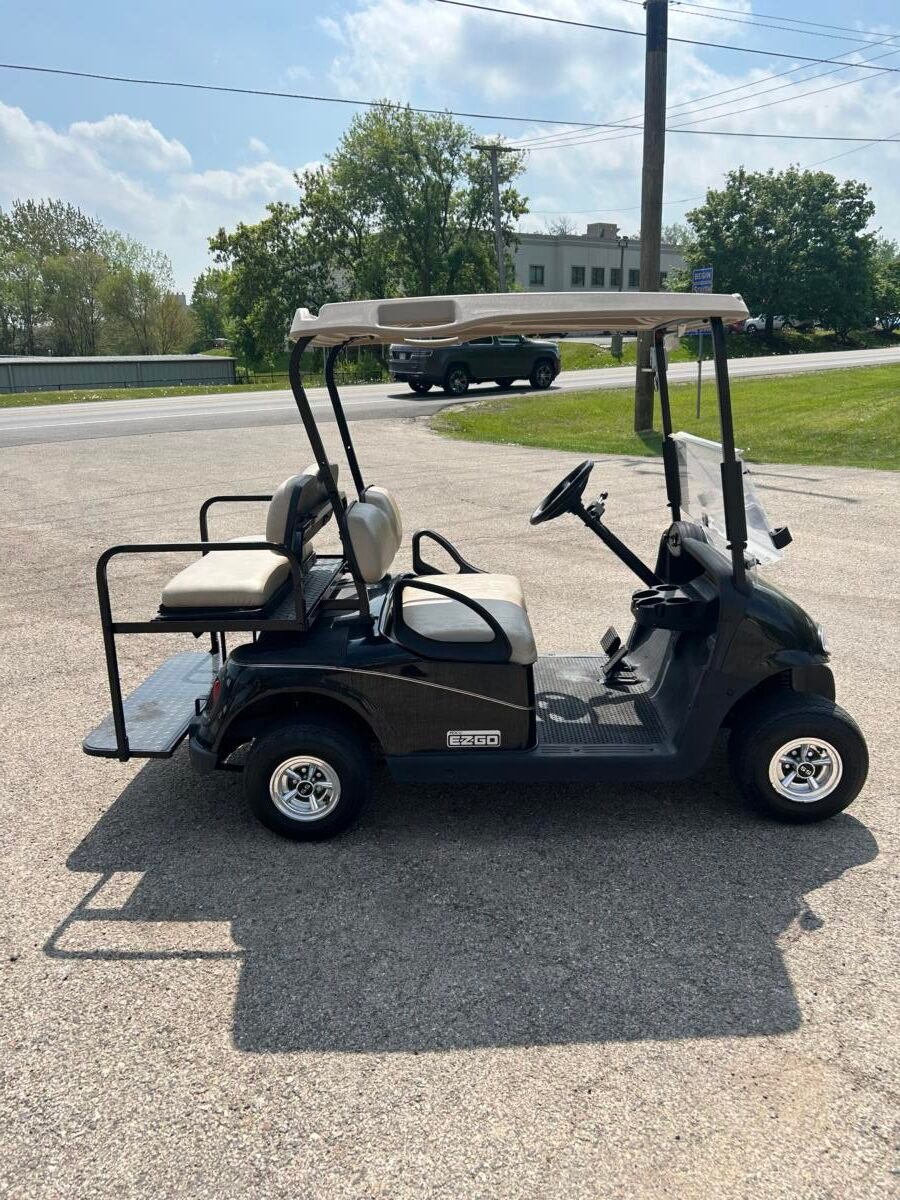 2014 EZ-GO RXV 48 Volt - Image 3