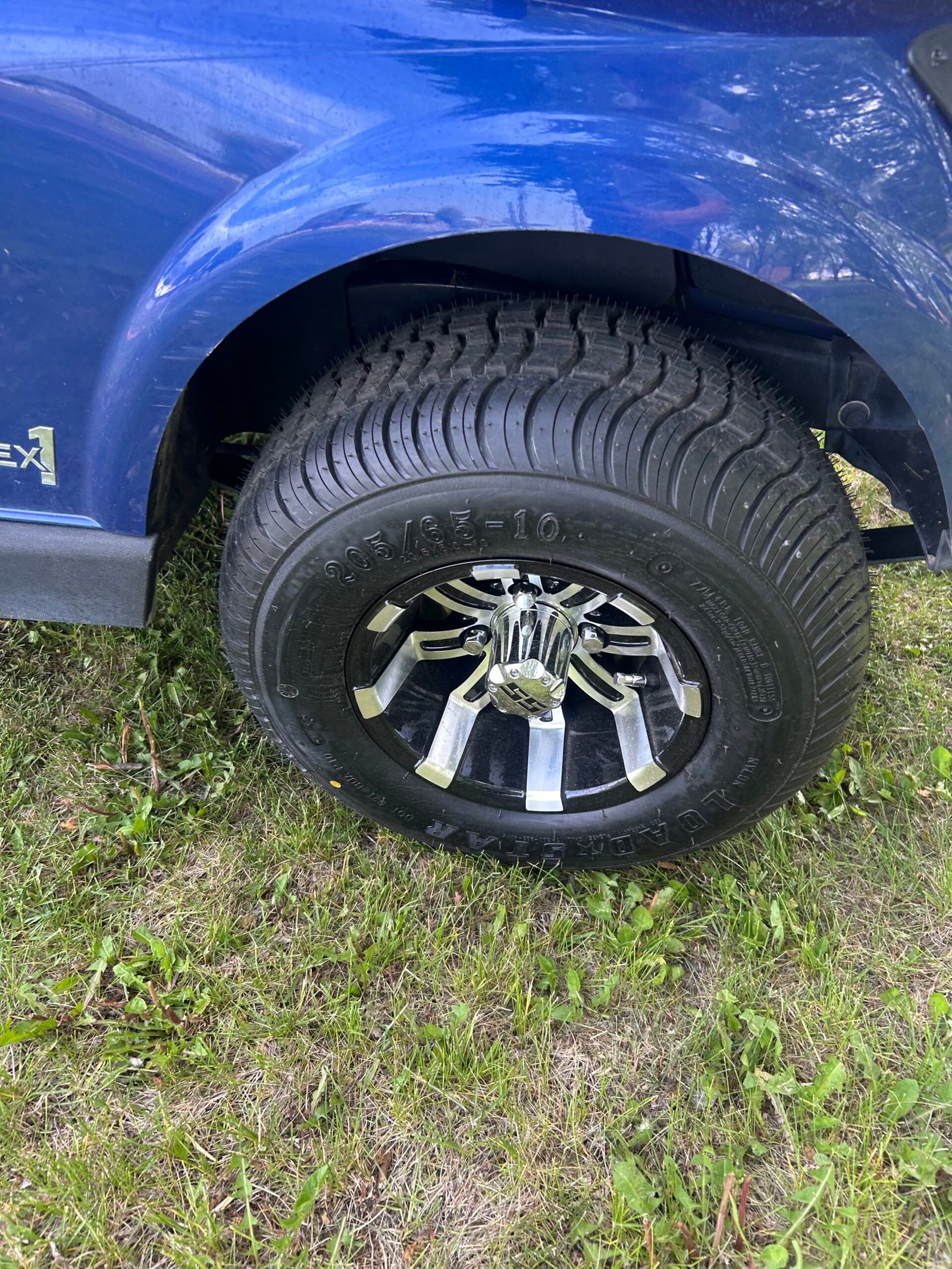 2021 EZ-GO RXV Gas - Image 9