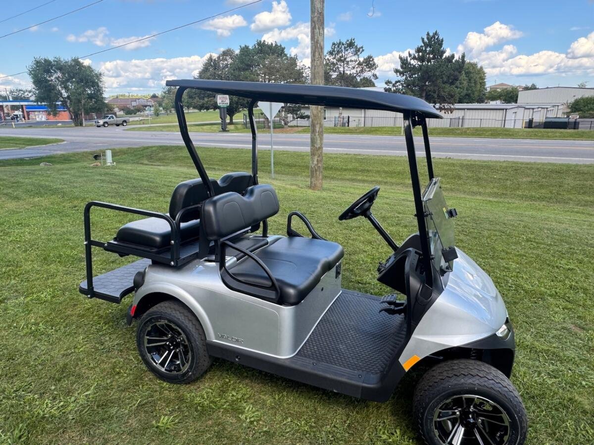 2025 EZ-GO Valor Elite – Lithium Cruiser Package - Image 7