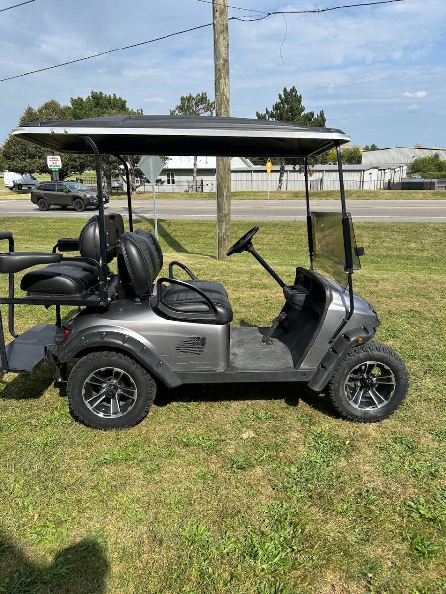2021 EZ-GO VALOR GAS - Image 3