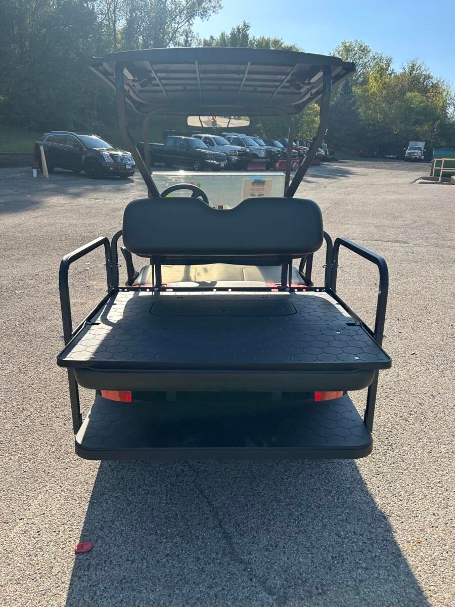 For Sale: 2025 EZ-GO Valor Gas – Cruiser Package  - Image 9
