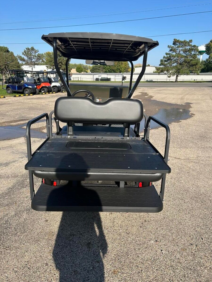 For Sale: 2025 EZ-GO Valor Gas – Cruiser Package  - Image 8