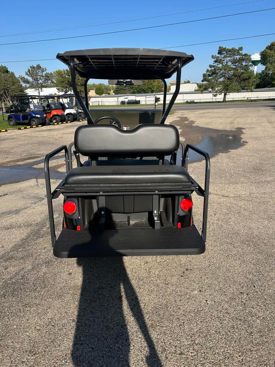For Sale: 2025 EZ-GO Valor Gas – Cruiser Package  - Image 10