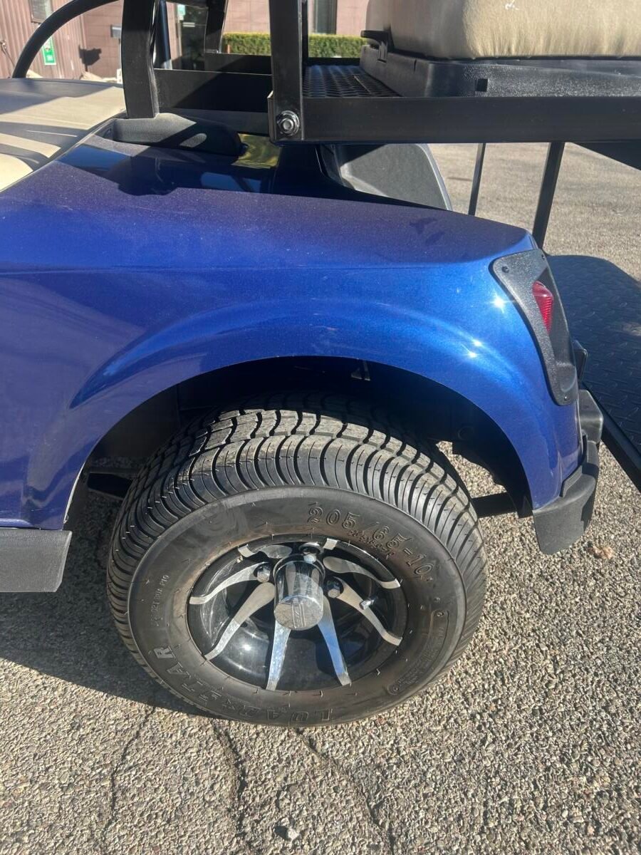 2021 EZ-GO RXV Gas - Image 7